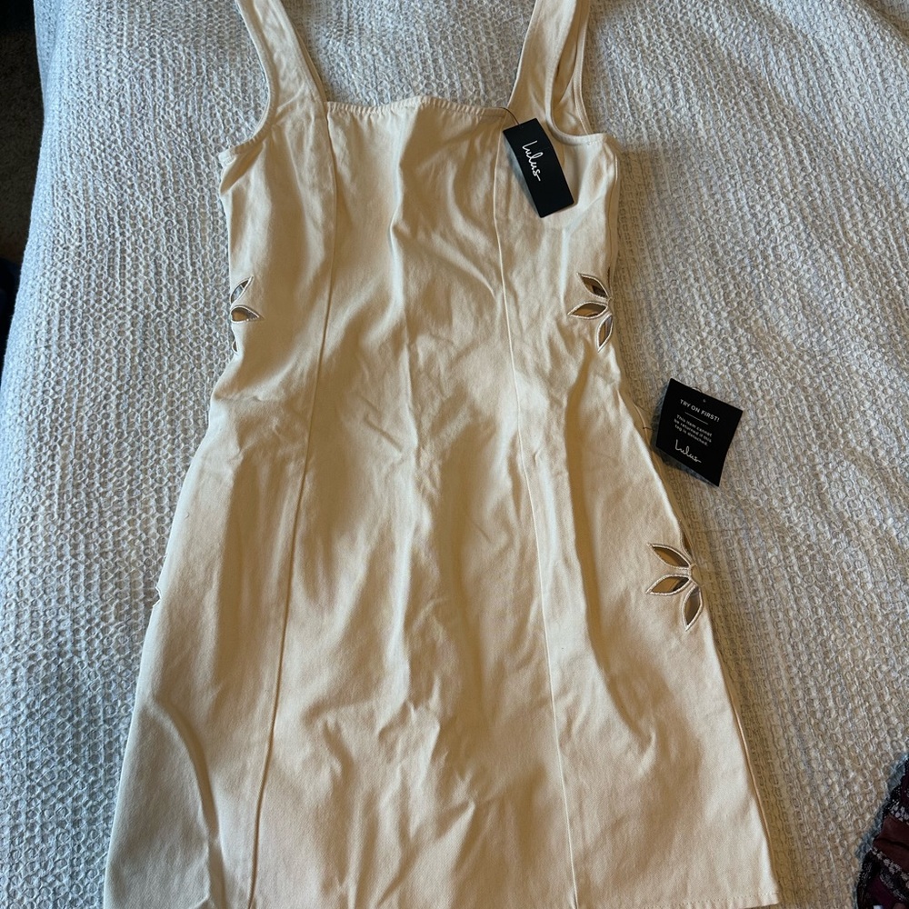 Lulu's Daytime Delights Cream Cotton Twill Cutout Flower Mini Dress